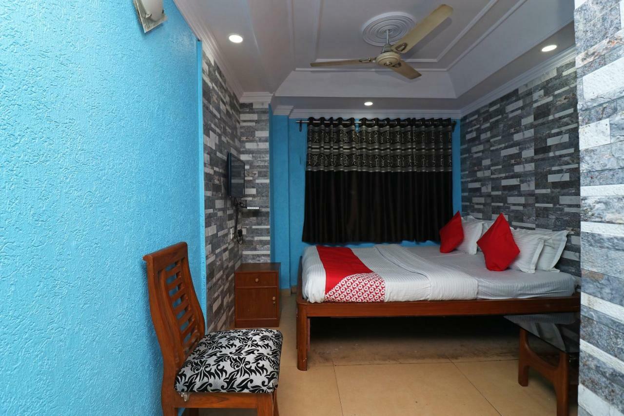 Oyo Flagship 16209 Hotel Ambar Palace Bara Bazar Exterior photo