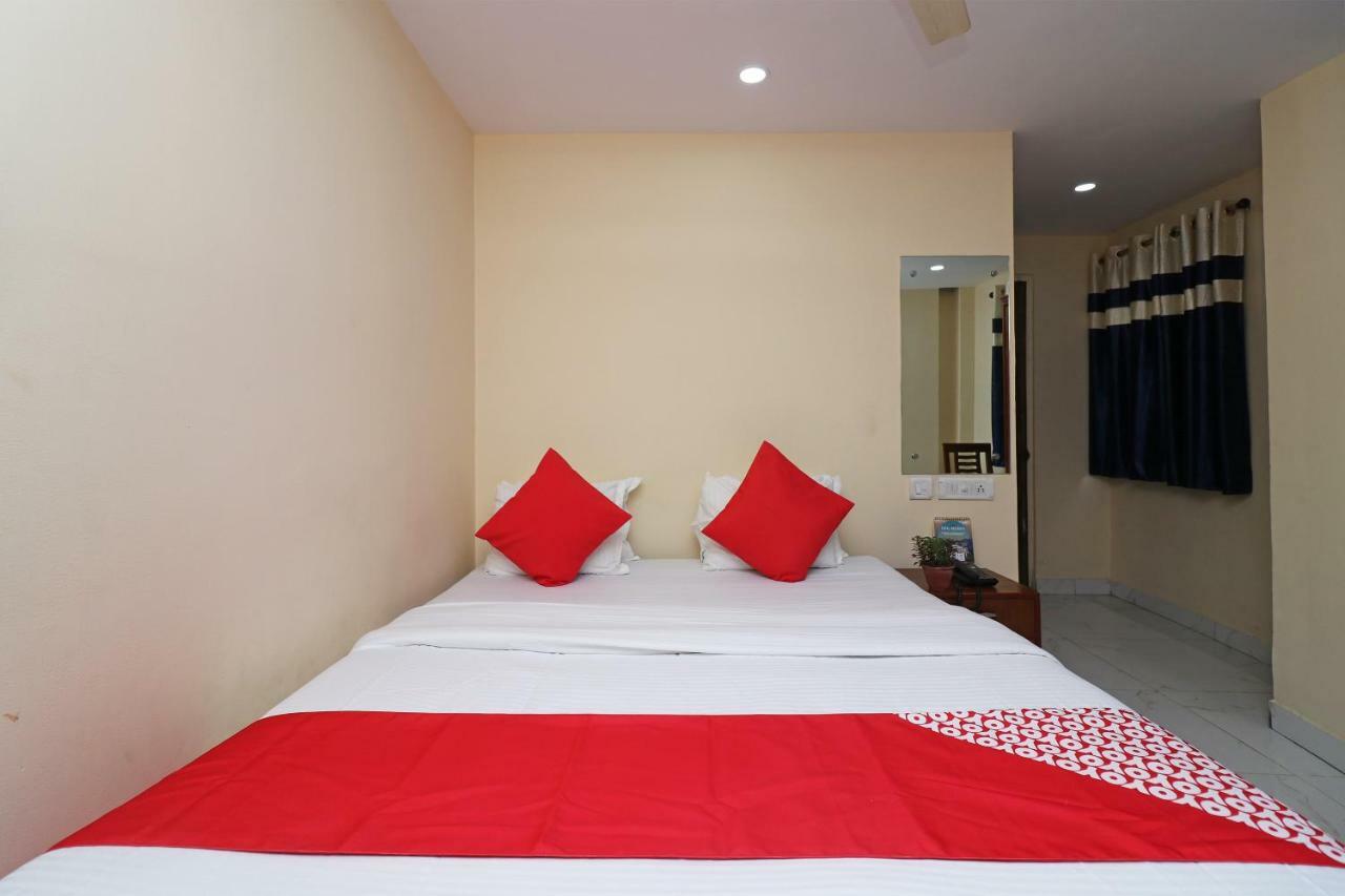 Oyo Flagship 16209 Hotel Ambar Palace Bara Bazar Exterior photo