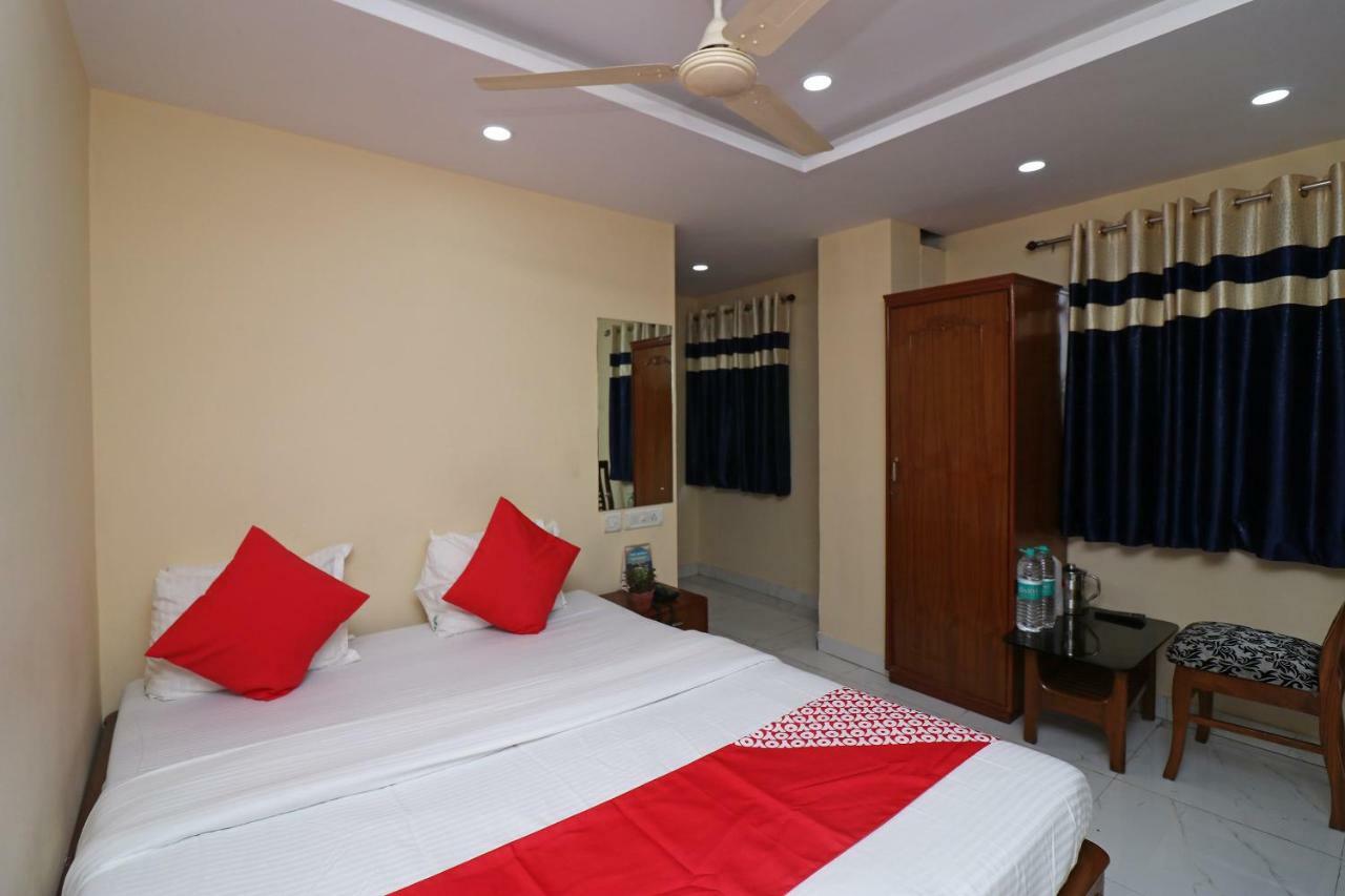 Oyo Flagship 16209 Hotel Ambar Palace Bara Bazar Exterior photo