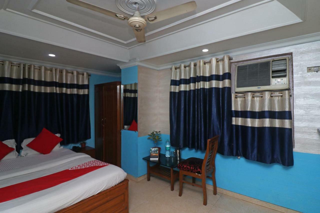 Oyo Flagship 16209 Hotel Ambar Palace Bara Bazar Exterior photo