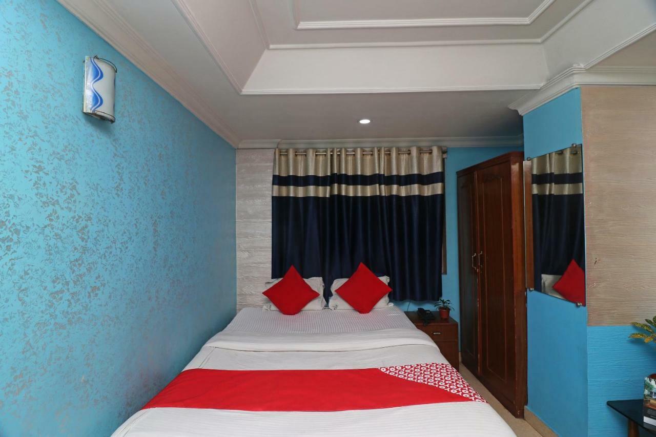 Oyo Flagship 16209 Hotel Ambar Palace Bara Bazar Exterior photo