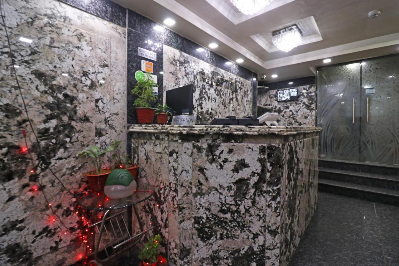 Oyo Flagship 16209 Hotel Ambar Palace Bara Bazar Exterior photo