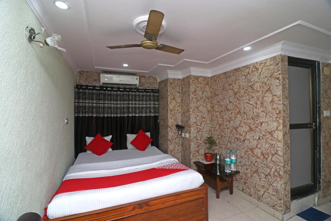 Oyo Flagship 16209 Hotel Ambar Palace Bara Bazar Exterior photo